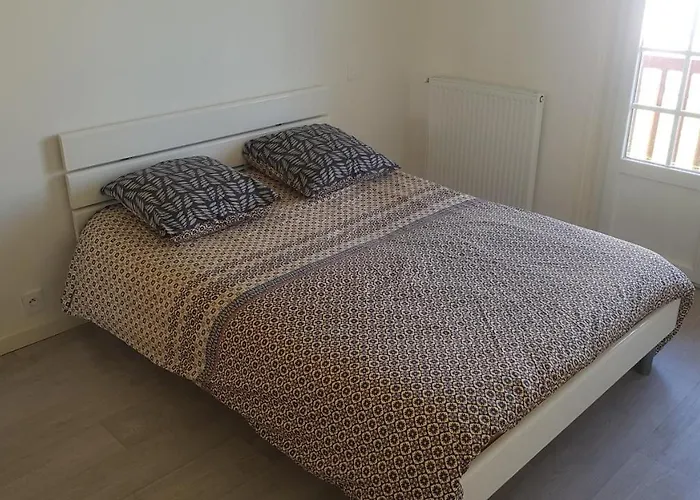 Appartement T3 Lumineux Et Au Calme. Wifi,Netflix Et Parking Gratuit.