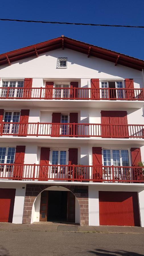 Apartment T3 Lumineux Et Au Calme. Wifi,netflix Et Parking Gratuit.