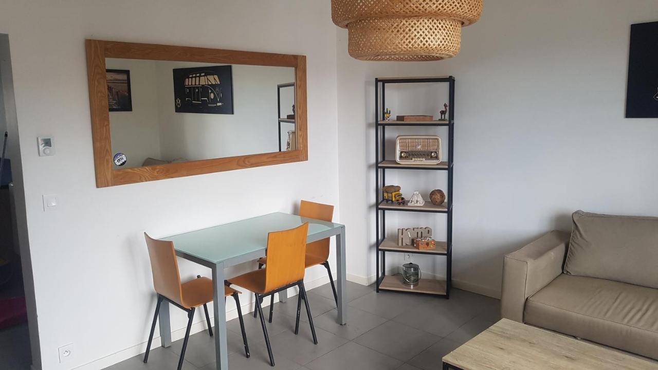 T3 Lumineux Et Au Calme. Wifi,netflix Et Parking Gratuit. *