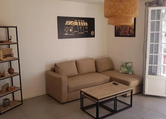 Appartement T3 Lumineux Et Au Calme. Wifi,Netflix Et Parking Gratuit.